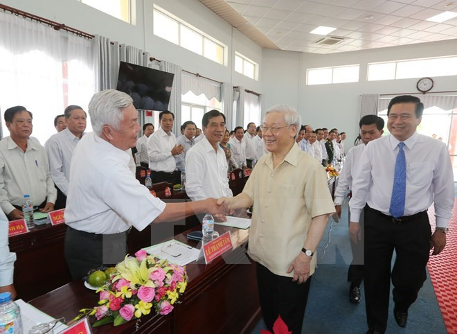 Le leader du Parti en visite de terrain dans la province de Long An ảnh 1 Le leader du Parti en visite de terrain dans la province de Long An ảnh 1