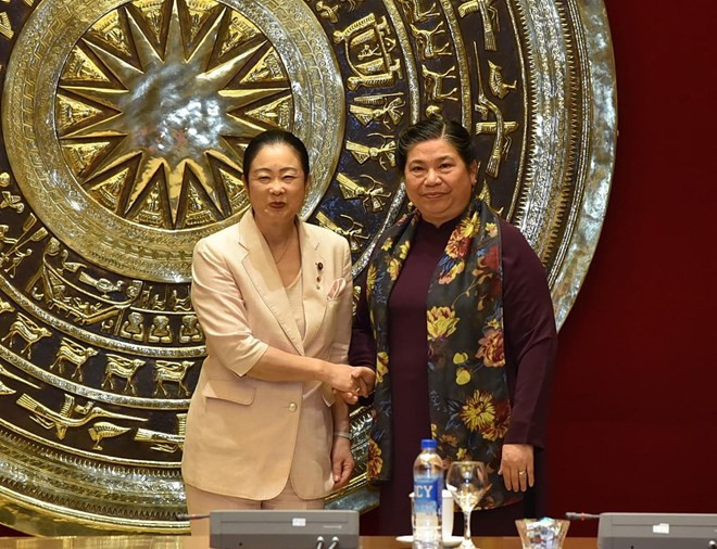 Une délégation de femmes parlementaires du Parti libéral démocrate du Japon au Vietnam ảnh 1 Une délégation de femmes parlementaires du Parti libéral démocrate du Japon au Vietnam ảnh 1