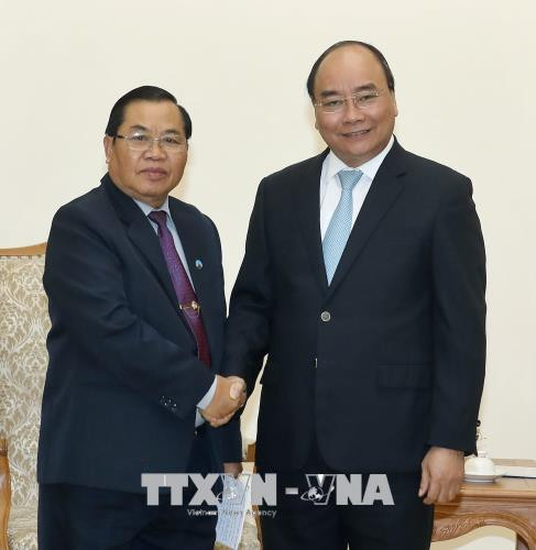 Le PM Nguyen Xuan Phuc reçoit le vice-président de l’AN du Laos Sengnouan Xayalath ảnh 1 Le PM Nguyen Xuan Phuc reçoit le vice-président de l’AN du Laos Sengnouan Xayalath ảnh 1