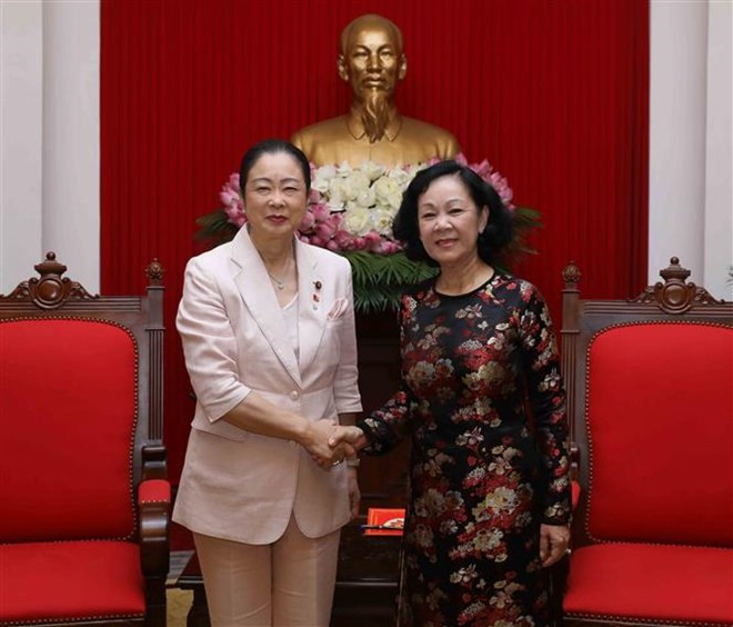 Une délégation de femmes parlementaires du Parti libéral démocrate du Japon au Vietnam ảnh 2 Une délégation de femmes parlementaires du Parti libéral démocrate du Japon au Vietnam ảnh 2