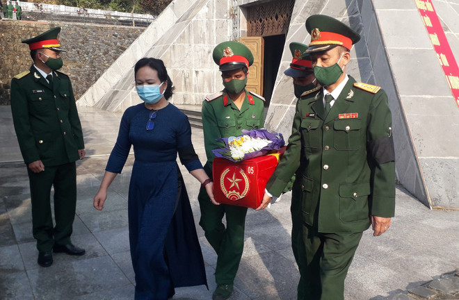 Kon Tum: inhumation des restes de soldats tombés pendant la guerre ảnh 1 Kon Tum: inhumation des restes de soldats tombés pendant la guerre ảnh 1