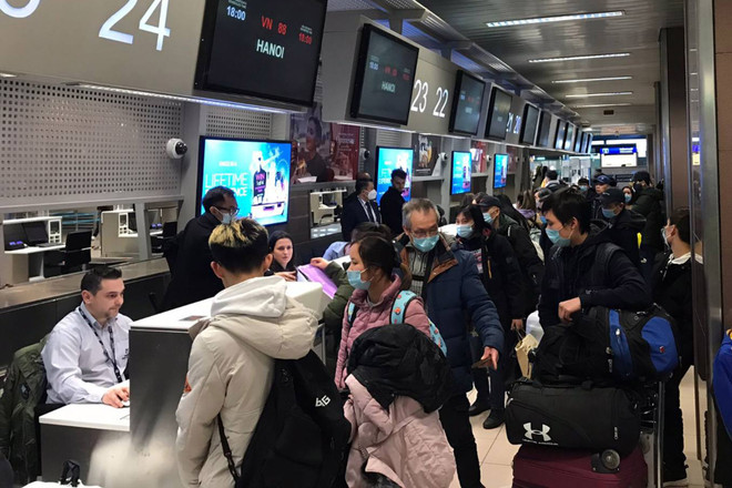 Troisième vol de rapatriement des ressortissants vietnamiens évacués d’Ukraine ảnh 1 Troisième vol de rapatriement des ressortissants vietnamiens évacués d’Ukraine ảnh 1