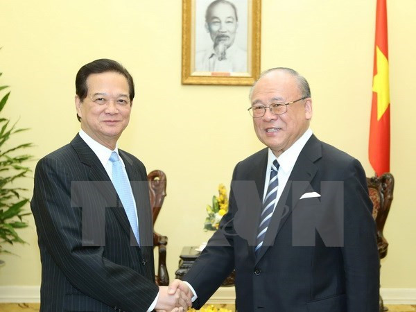 Nguyên Tân Dung reçoit le conseiller spécial de l’alliance parlementaire d’amitié Japon-Vietnam ảnh 1 Nguyên Tân Dung reçoit le conseiller spécial de l’alliance parlementaire d’amitié Japon-Vietnam ảnh 1