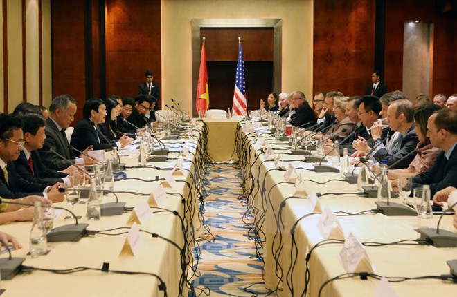 Le président Truong Tan Sang rencontre des groupes américains en activité aux Philippines ảnh 1 Le président Truong Tan Sang rencontre des groupes américains en activité aux Philippines ảnh 1