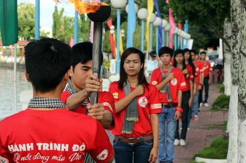 Don de sang: l'Itinéraire rouge 2016 collectera environ 20.000 unités sanguines ảnh 1 Don de sang: l'Itinéraire rouge 2016 collectera environ 20.000 unités sanguines ảnh 1