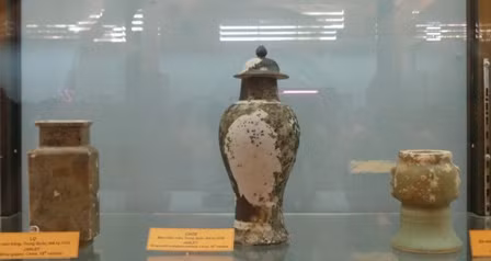 Exposition d'anciens objets du navire naufragé à Ca Mau ảnh 2