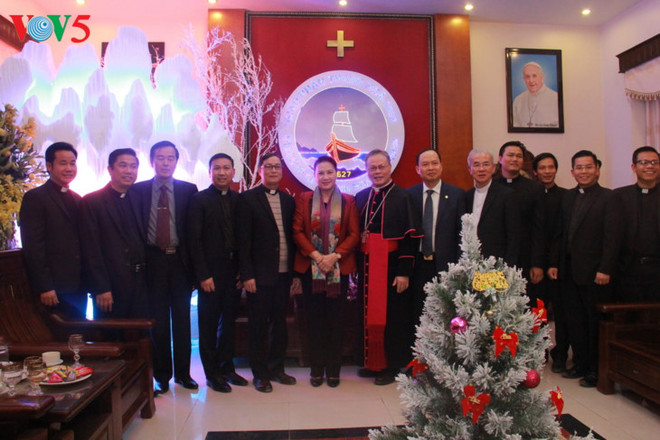 Nguyen Thi Kim Ngan adresse ses vœux de Noël aux catholiques de Thanh Hoa ảnh 1