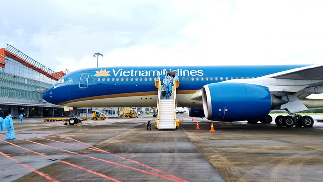 L'aéroport de Van Don accueille des passagers venus de France avec un "passeport vaccinal" ảnh 2 L'aéroport de Van Don accueille des passagers venus de France avec un "passeport vaccinal" ảnh 2