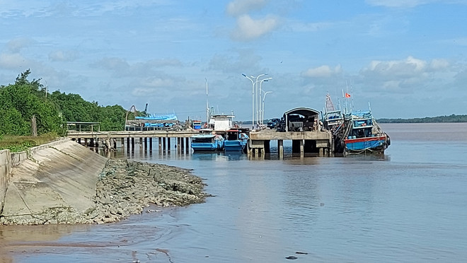 Ben Tre: installation des système de surveillance des bateaux pour lutter contre la pêche INN ảnh 1 Ben Tre: installation des système de surveillance des bateaux pour lutter contre la pêche INN ảnh 1