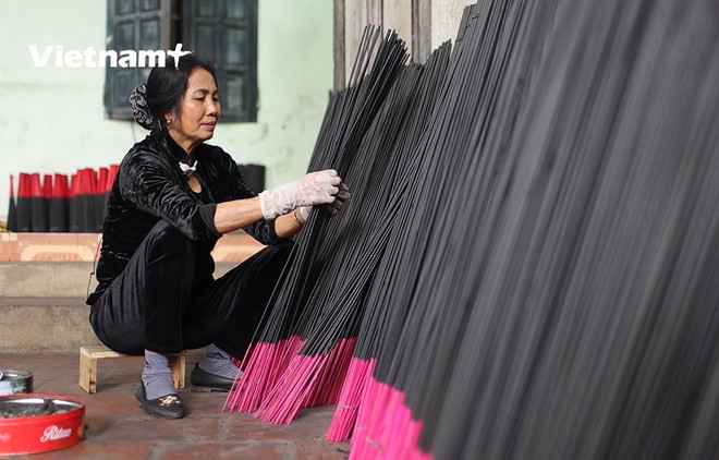 Les bâtonnets d’encens noirs du village de Choa à Bac Ninh ảnh 1 Les bâtonnets d’encens noirs du village de Choa à Bac Ninh ảnh 1