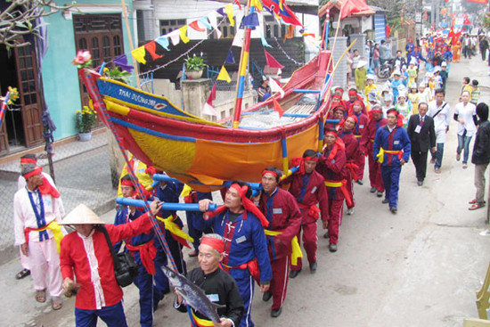 Six grands festivals après le Nouvel An lunaire dans le Centre et le Sud ảnh 4 Six grands festivals après le Nouvel An lunaire dans le Centre et le Sud ảnh 4