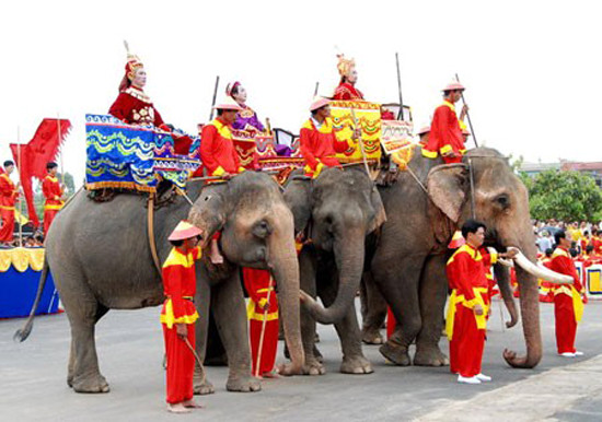 Six grands festivals après le Nouvel An lunaire dans le Centre et le Sud ảnh 5 Six grands festivals après le Nouvel An lunaire dans le Centre et le Sud ảnh 5