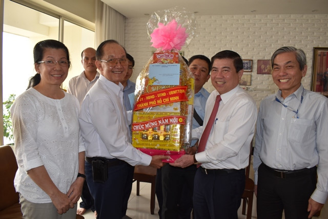 Ho Chi Minh-Ville: 1.400 milliards de dôngs pour les personnes dans le besoin ảnh 1 Ho Chi Minh-Ville: 1.400 milliards de dôngs pour les personnes dans le besoin ảnh 1