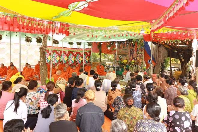 Les pagodes, un pilier spirituel de l'ethnie khmère à Soc Trang ảnh 1