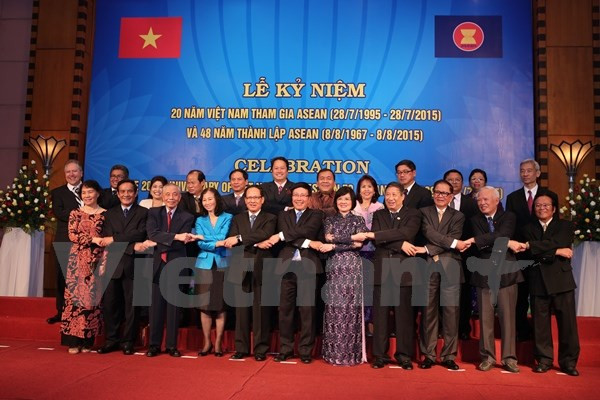 Célébration du 20e anniversaire de l’adhésion du Vietnam à l’ASEAN ảnh 1