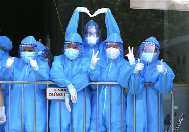 Célébration des 67 ans de la Journée de libération de la capitale: Hanoï résiste au COVID-19 ảnh 6