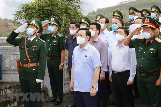 Elections législatives : le président de l’Assemblée nationale examine les préparatifs à Ha Giang ảnh 3 Elections législatives : le président de l’Assemblée nationale examine les préparatifs à Ha Giang ảnh 3