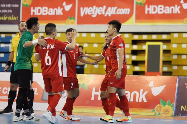 Futsal : le Vietnam est à deux matches de la Coupe du Monde ảnh 1