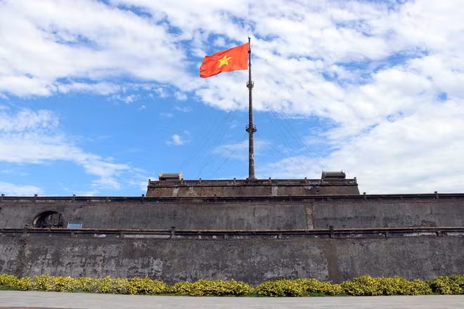 Place de Ngo Mon, témoin historique de la Révolution d'Août ảnh 1
