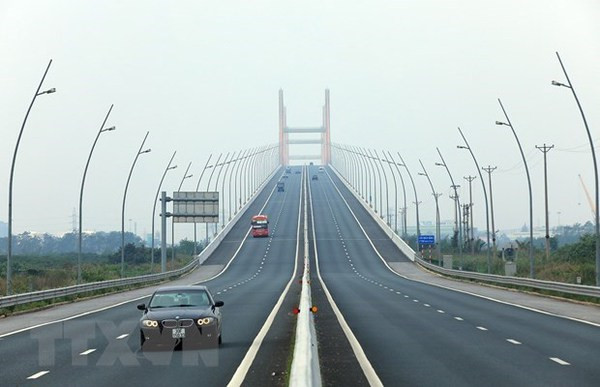 Plus de 450 milliards de dongs pour construire le pont Nhu Nguyet de l'autoroute Hanoï - Bac Giang ảnh 1 Plus de 450 milliards de dongs pour construire le pont Nhu Nguyet de l'autoroute Hanoï - Bac Giang ảnh 1