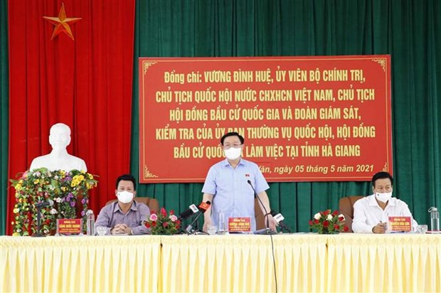 Elections législatives : le président de l’Assemblée nationale examine les préparatifs à Ha Giang ảnh 2 Elections législatives : le président de l’Assemblée nationale examine les préparatifs à Ha Giang ảnh 2