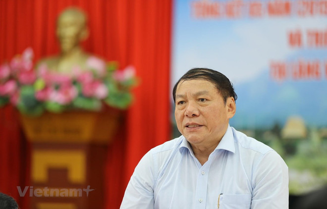 Le ministre Nguyen Van Hung présente quatre solutions pour le tourisme dans la nouvelle phase ảnh 1