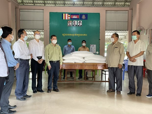 L’hôpital Cho Ray Phnom Penh conjugue ses efforts avec le Cambodge pour lutter contre le coronavirus ảnh 1 L’hôpital Cho Ray Phnom Penh conjugue ses efforts avec le Cambodge pour lutter contre le coronavirus ảnh 1