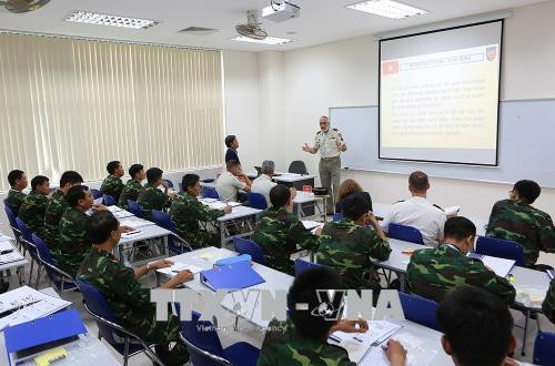 Echange Vietnam-France dans le cadre des opérations de maintien de la paix ảnh 1 Echange Vietnam-France dans le cadre des opérations de maintien de la paix ảnh 1