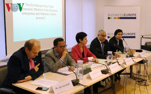 ALE Vietnam-Union européenne: vers une signature en 2018 ảnh 1 ALE Vietnam-Union européenne: vers une signature en 2018 ảnh 1