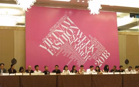 Semaine de la mode printemps-été 2018 : le textile artisanal à l’honneur à Hanoï ảnh 1