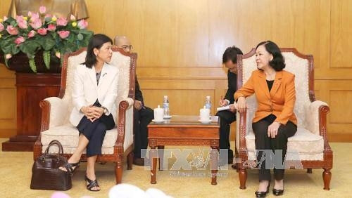 Truong Thi Mai reçoit l’ambassadrice du Canada au Vietnam ảnh 1