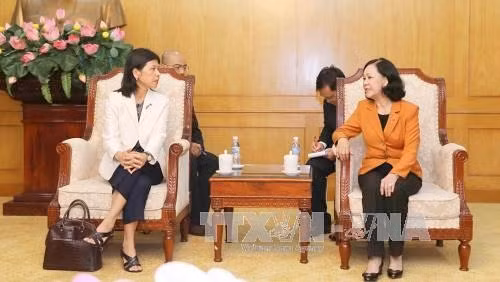 Truong Thi Mai reçoit l’ambassadrice du Canada au Vietnam ảnh 1 Truong Thi Mai reçoit l’ambassadrice du Canada au Vietnam ảnh 1