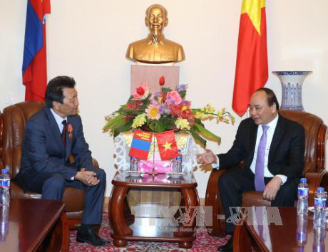 Activités du Premier ministre Nguyên Xuân Phuc en Mongolie ảnh 1 Activités du Premier ministre Nguyên Xuân Phuc en Mongolie ảnh 1