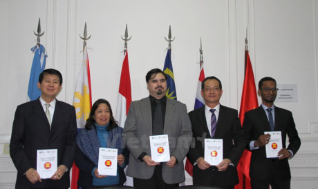 Un livre d'essais primés sur l’ASEAN présenté en Argentine ảnh 1 Un livre d'essais primés sur l’ASEAN présenté en Argentine ảnh 1