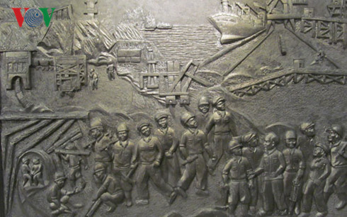 Exposition à Hanoi sur les mineurs de Quang Ninh ảnh 1