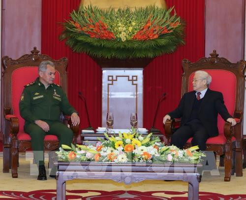 Le secrétaire général du PCV reçoit le ministre russe de la Défense ảnh 1 Le secrétaire général du PCV reçoit le ministre russe de la Défense ảnh 1