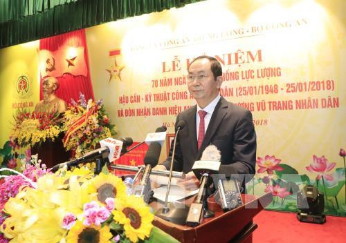 Le président Trân Dai Quang décore la force logistique et technique de la Police populaire ảnh 2 Le président Trân Dai Quang décore la force logistique et technique de la Police populaire ảnh 2
