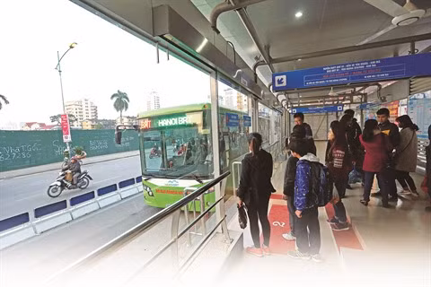 Hanoï cherche à rendre ses transports publics efficaces et durables ảnh 1
