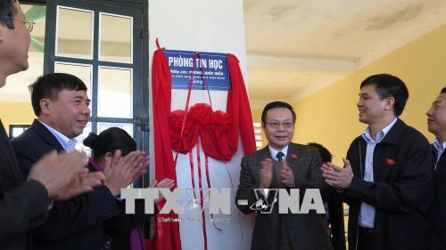 Têt 2018: plus de 386 milliards de dongs aux personnes mériantes ảnh 1 Têt 2018: plus de 386 milliards de dongs aux personnes mériantes ảnh 1