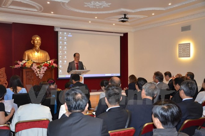 Colloque sur l’assistance des entreprises vietnamiennes opérant en France ảnh 1 Colloque sur l’assistance des entreprises vietnamiennes opérant en France ảnh 1