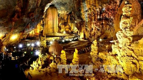 Reconnaissance de Phong Nha-Ke Bàng comme "Patrimoine matériel excellent de l’année 2015'' ảnh 1