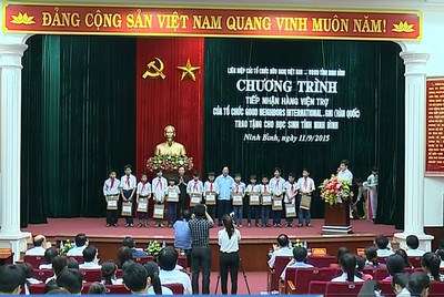 La République de Corée soutient des élèves démunis de Ninh Binh ảnh 1 La République de Corée soutient des élèves démunis de Ninh Binh ảnh 1