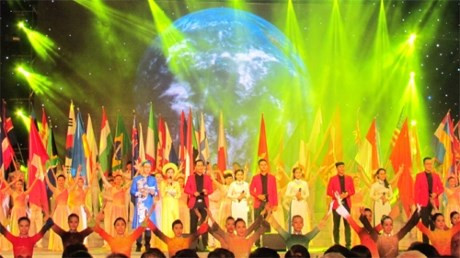 Ouverture de la fête "Ho Chi Minh-Ville - le développement et l’intégration" ảnh 1 Ouverture de la fête "Ho Chi Minh-Ville - le développement et l’intégration" ảnh 1