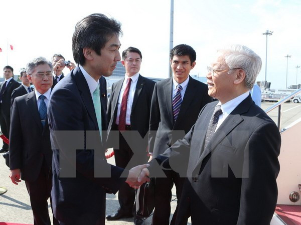 Le secrétaire général du PCV Nguyen Phu Trong arrive à Tokyo ảnh 1 Le secrétaire général du PCV Nguyen Phu Trong arrive à Tokyo ảnh 1