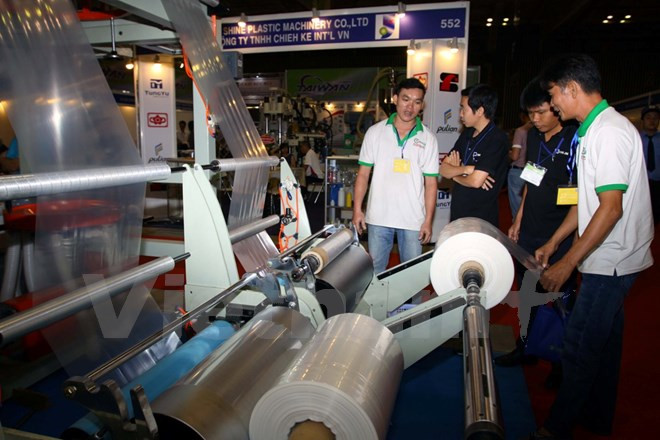 Ouverture de la 14e exposition internationale de l’industrie du plastique et du caoutchouc ảnh 1 Ouverture de la 14e exposition internationale de l’industrie du plastique et du caoutchouc ảnh 1