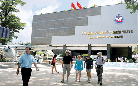 Plus de 17 millions de visiteurs au Musée des vestiges de guerre d'Ho Chi Minh-Ville ảnh 1 Plus de 17 millions de visiteurs au Musée des vestiges de guerre d'Ho Chi Minh-Ville ảnh 1