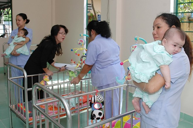 Des enfants vulnérables bénéficient de services psychologiques d'un projet de WWO ảnh 1