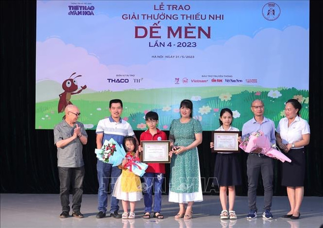 Le Prix Dê mèn 2023 récompense des œuvres d'art pour enfants ảnh 3 Le Prix Dê mèn 2023 récompense des œuvres d'art pour enfants ảnh 3