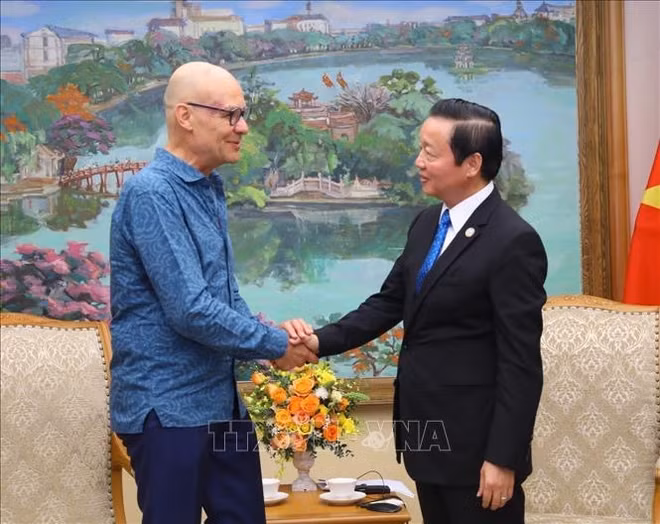 Le vice-PM Tran Hong Ha rencontre les ambassadeurs des Pays-Bas et des États-Unis au Vietnam ảnh 1
