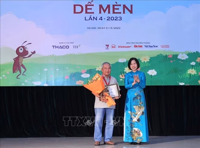 Le Prix Dê mèn 2023 récompense des œuvres d'art pour enfants ảnh 1